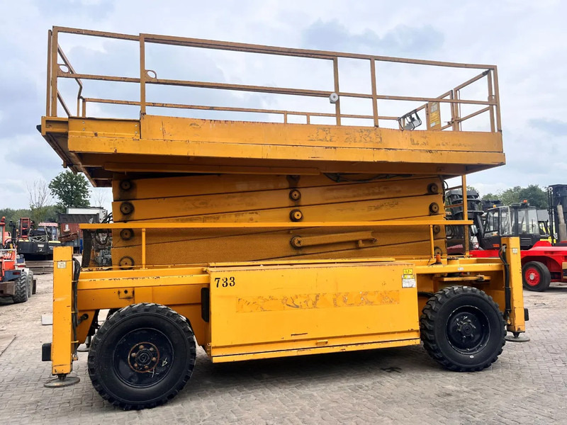 Liftlux SL210-25 D4WDS-P - Scissor lift: picture 3 Liftlux SL210-25 D4WDS-P - Scissor lift: picture 3