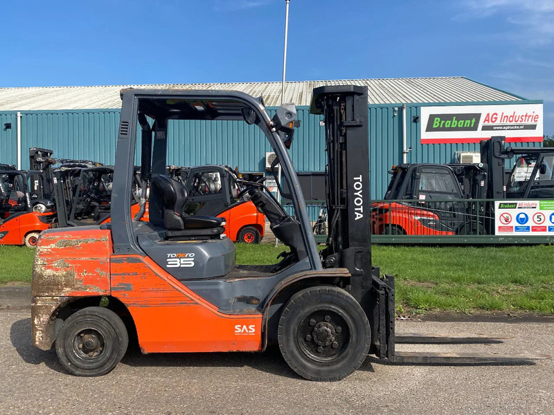 Diesel forklift Toyota 02- 8FDF30: picture 1