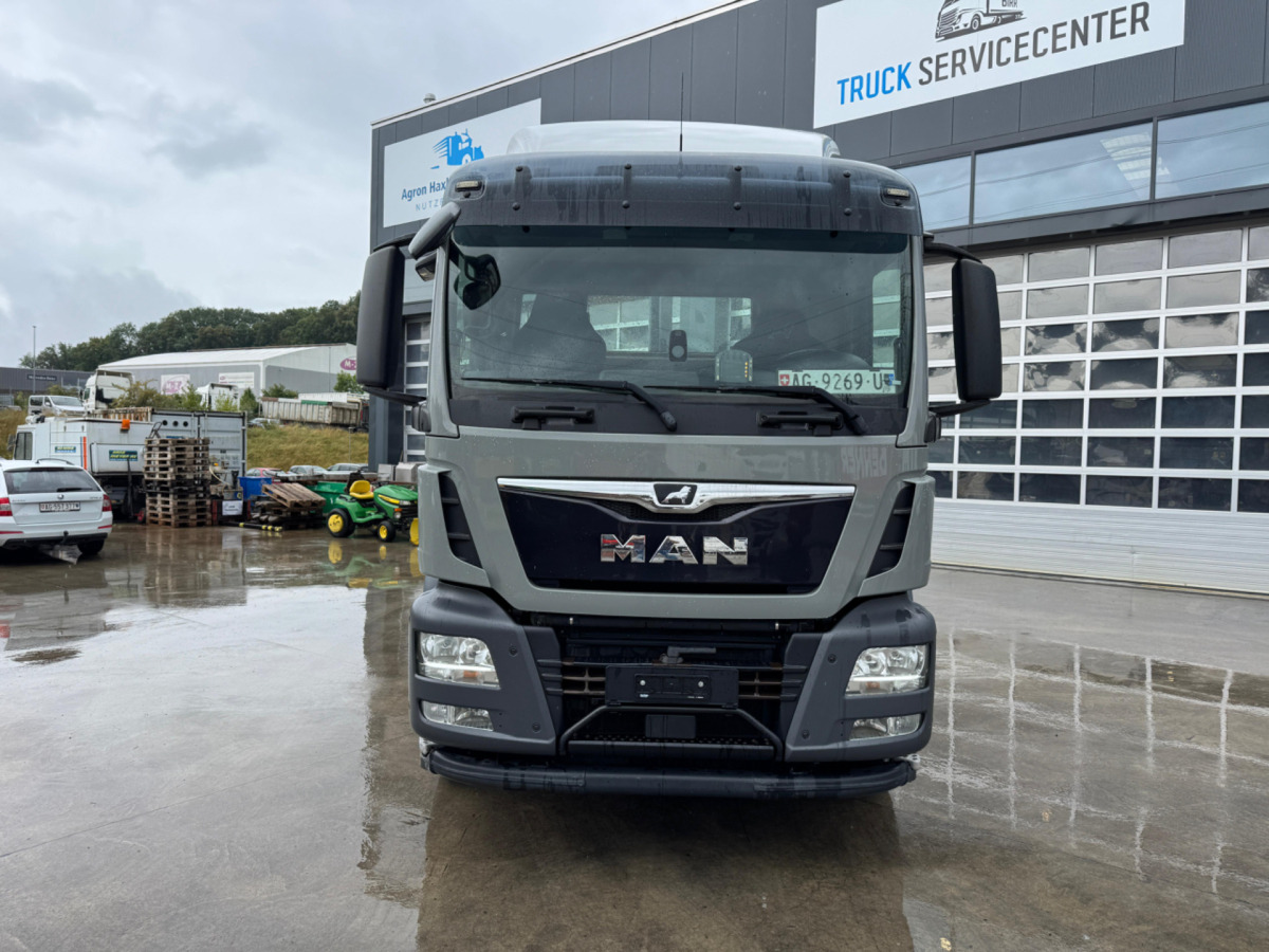MAN TGS 26.500 6x2 Hiab 21T - Hook lift truck: picture 2 MAN TGS 26.500 6x2 Hiab 21T - Hook lift truck: picture 2
