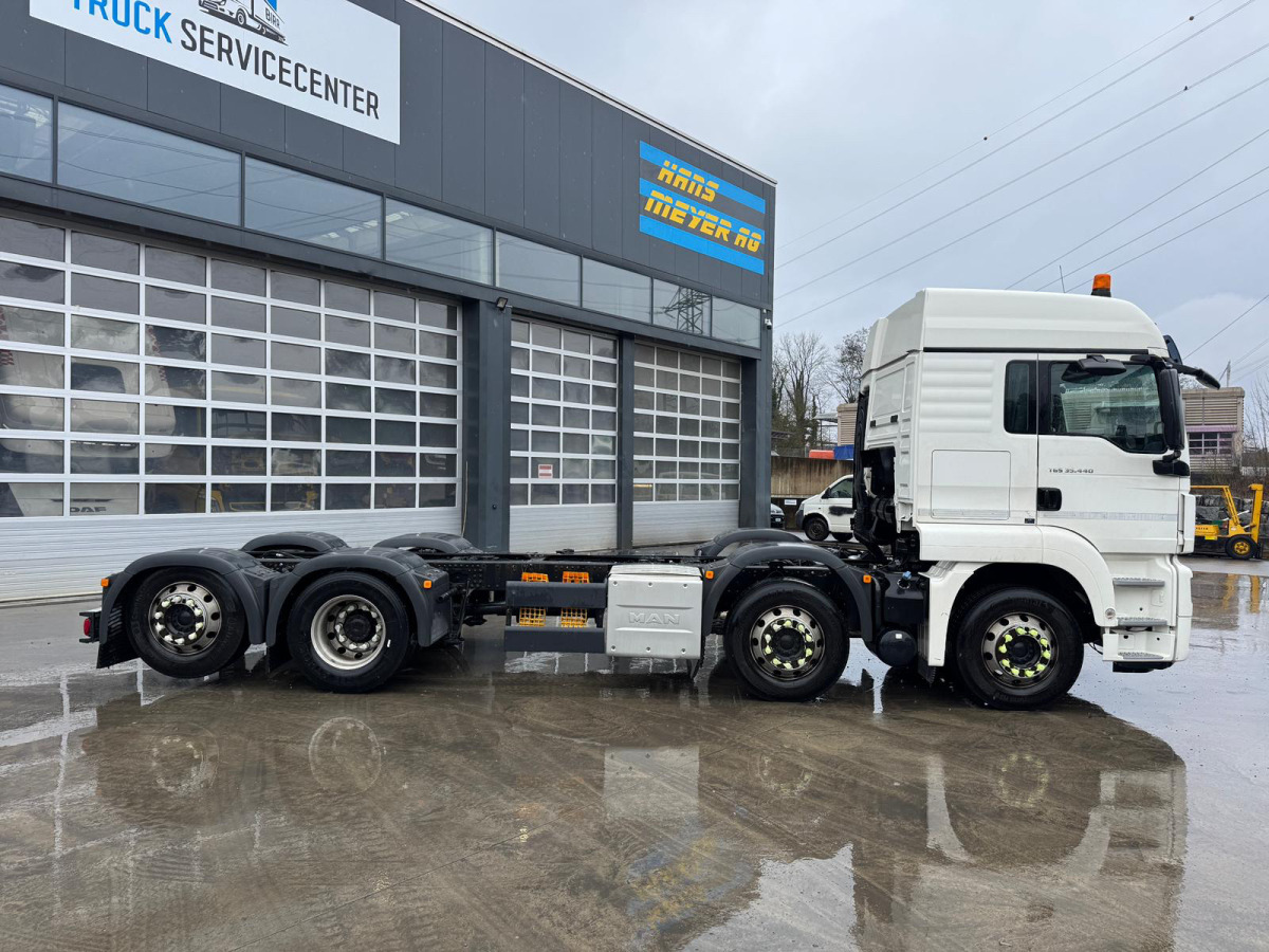 MAN TGS 35.440 8x2 - Cab chassis truck: picture 4 MAN TGS 35.440 8x2 - Cab chassis truck: picture 4