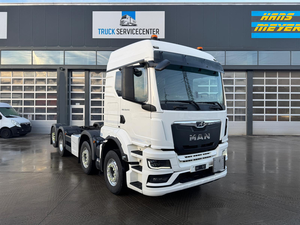MAN TGS 35.470 8x2 - Cab chassis truck: picture 3 MAN TGS 35.470 8x2 - Cab chassis truck: picture 3