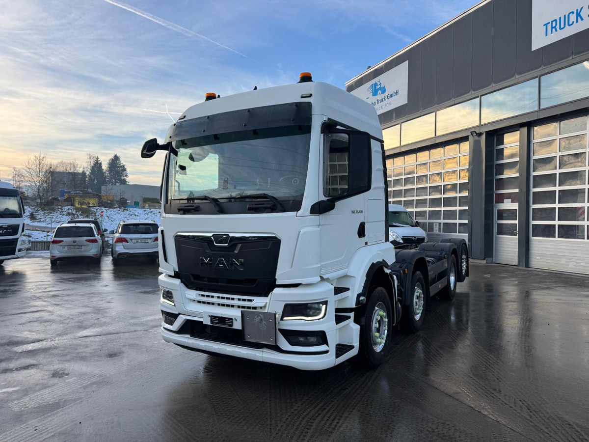 MAN TGS 35.470 8x2 - Cab chassis truck: picture 1 MAN TGS 35.470 8x2 - Cab chassis truck: picture 1