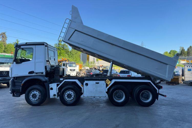 Tipper Mercedes-Benz Arocs 3248 8x4: picture 11