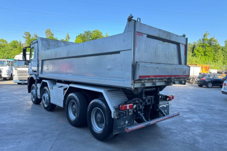 Tipper Mercedes-Benz Arocs 3248 8x4: picture 8