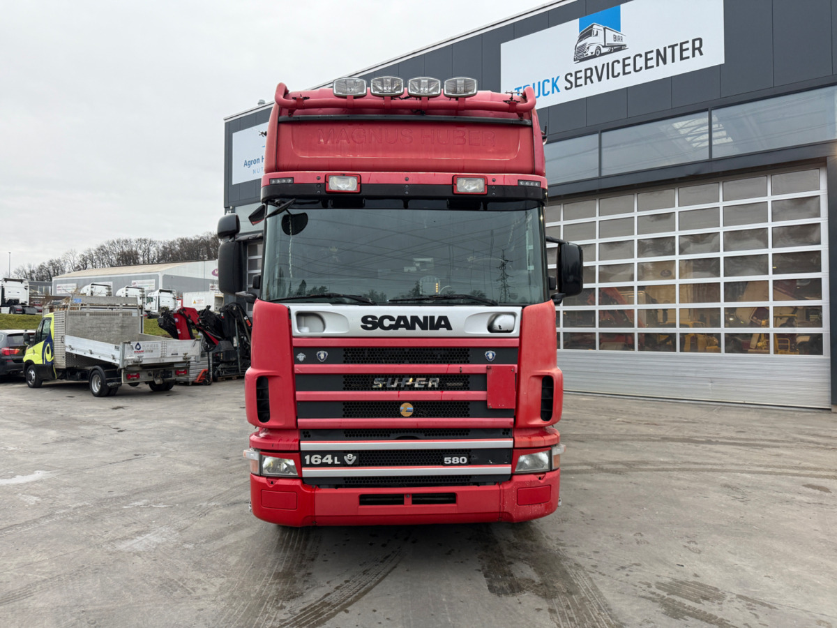 SCANIA 164 580 V8 4x2 - Curtain side truck: picture 2 SCANIA 164 580 V8 4x2 - Curtain side truck: picture 2