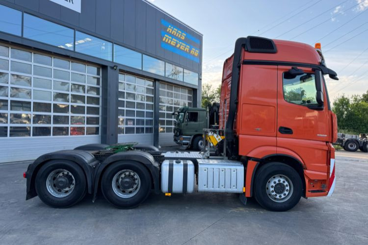 Mercedes-Benz Actros 3358 6x4 120T - Tractor unit: picture 4 Mercedes-Benz Actros 3358 6x4 120T - Tractor unit: picture 4