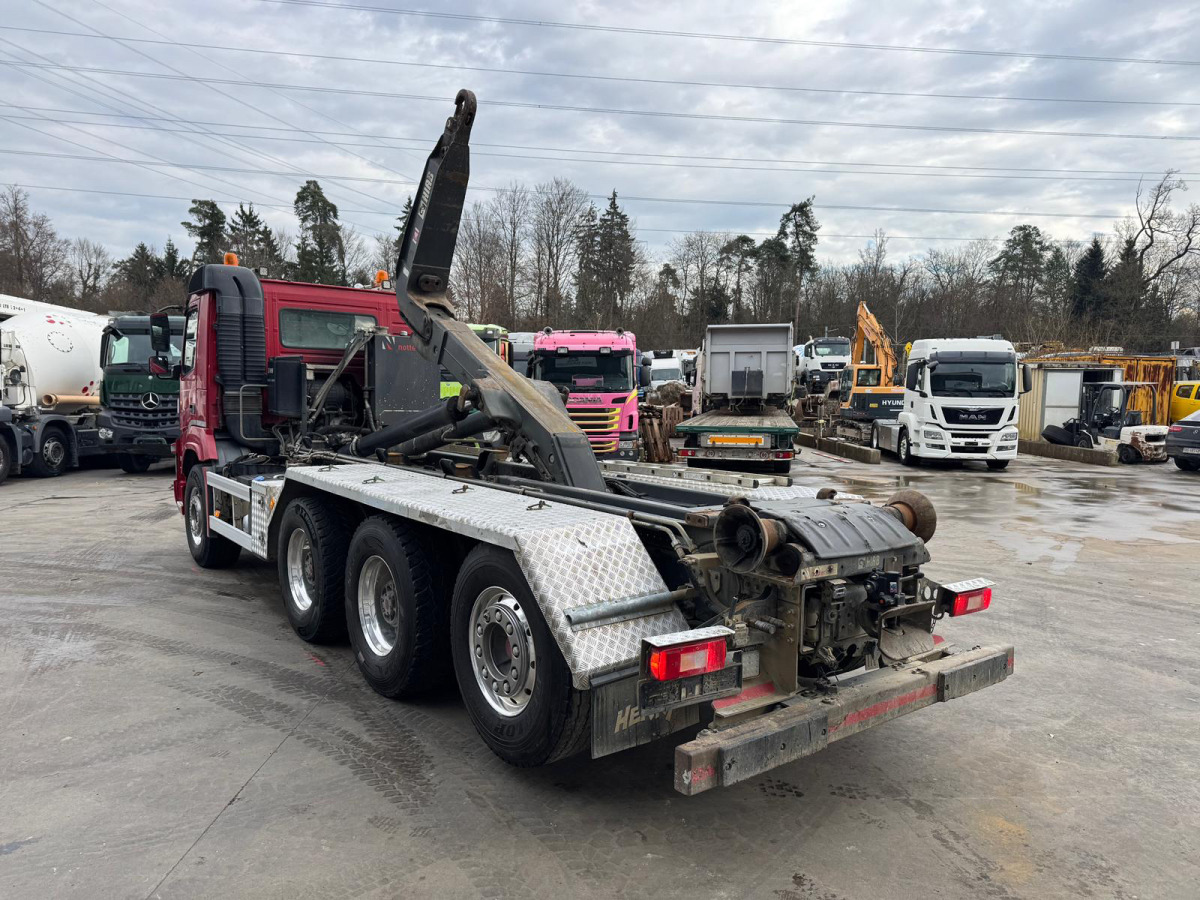 Hook lift truck VOLVO FMX-500 8x4 Tridem Hiab 26T: picture 7