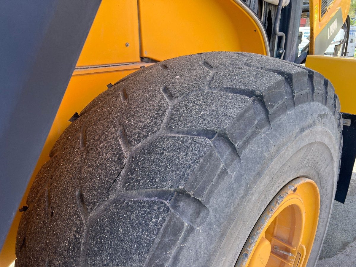 VOLVO L180H - Wheel loader: picture 3 VOLVO L180H - Wheel loader: picture 3