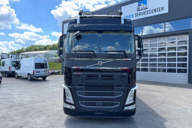 Volvo FH-540 6x2 - Curtain side truck: picture 2 Volvo FH-540 6x2 - Curtain side truck: picture 2