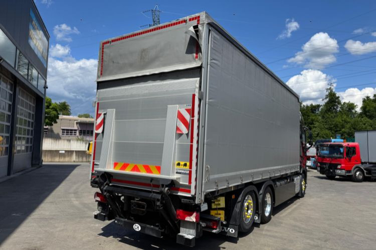 Volvo FH-540 6x2 - Curtain side truck: picture 5 Volvo FH-540 6x2 - Curtain side truck: picture 5