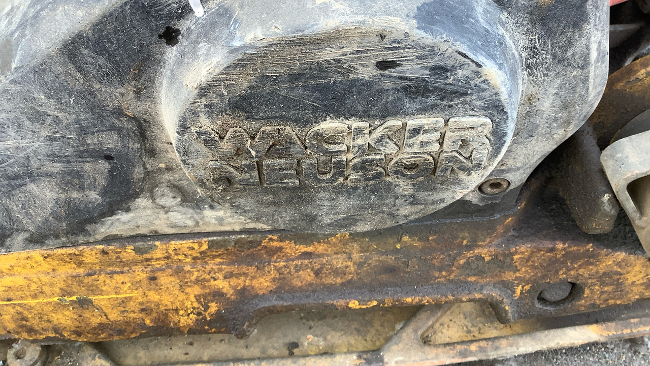 12" WACKER PLATE - Construction equipment: picture 4 12" WACKER PLATE - Construction equipment: picture 4