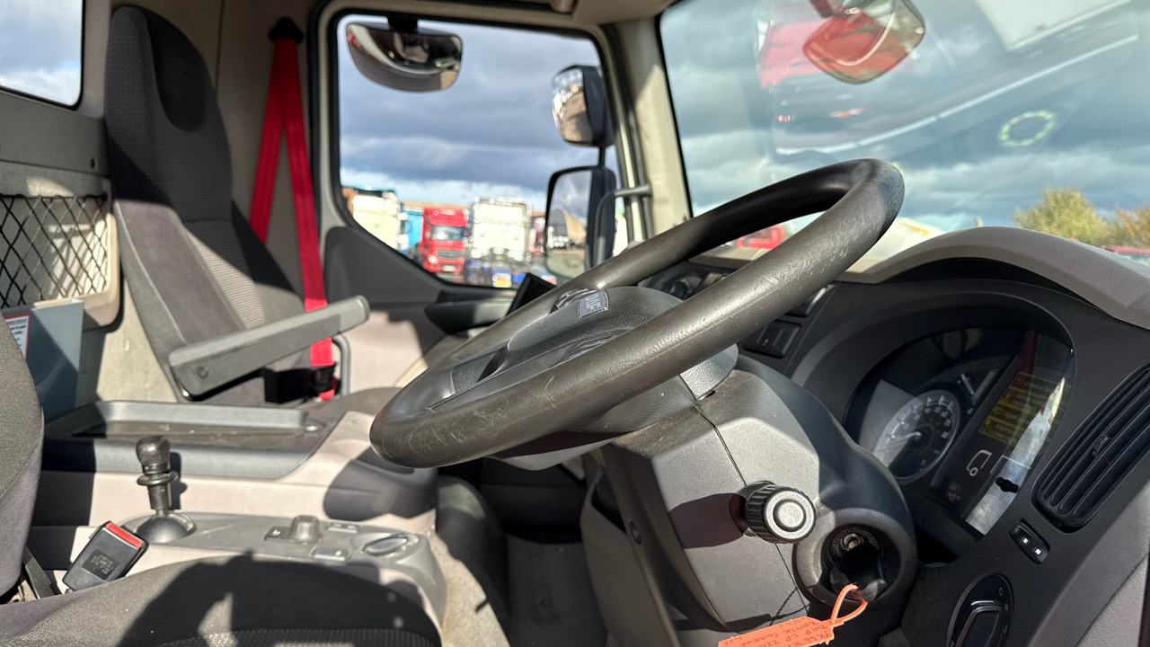 DAF LF 220 - Dropside/ Flatbed truck: picture 5 DAF LF 220 - Dropside/ Flatbed truck: picture 5