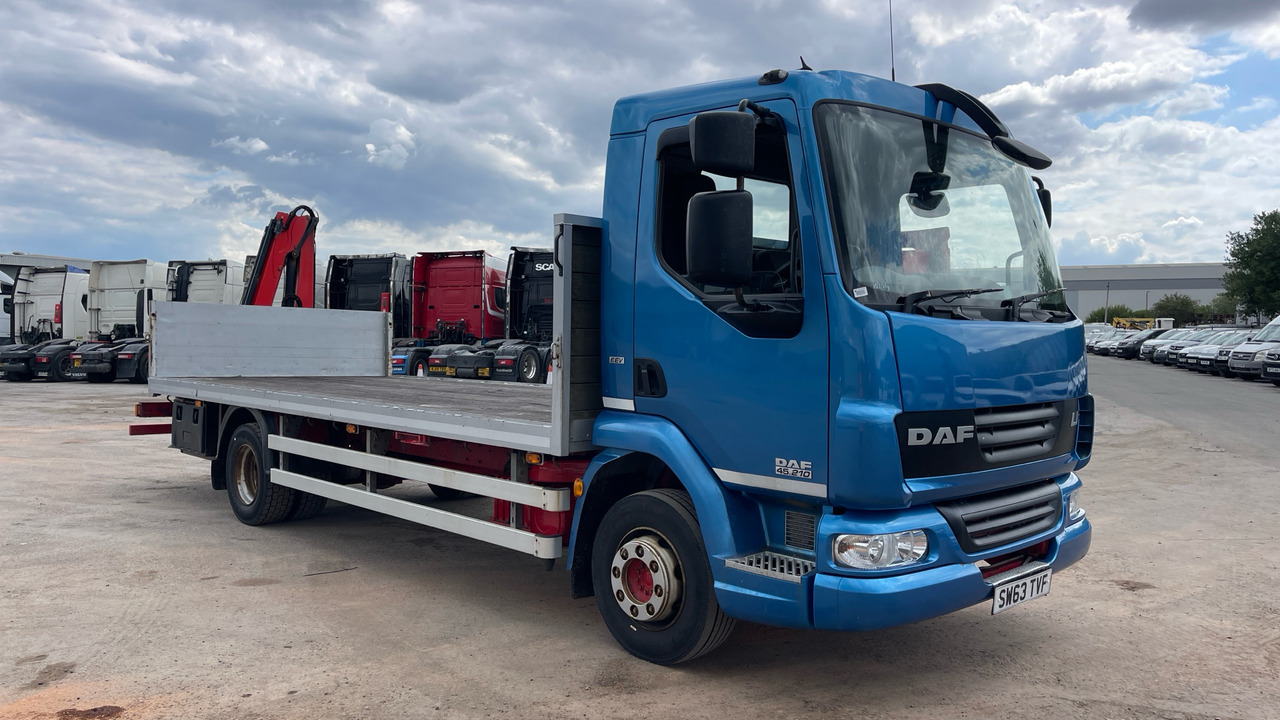 DAF LF 45.210 - Dropside/ Flatbed truck, Crane truck: picture 1 DAF LF 45.210 - Dropside/ Flatbed truck, Crane truck: picture 1