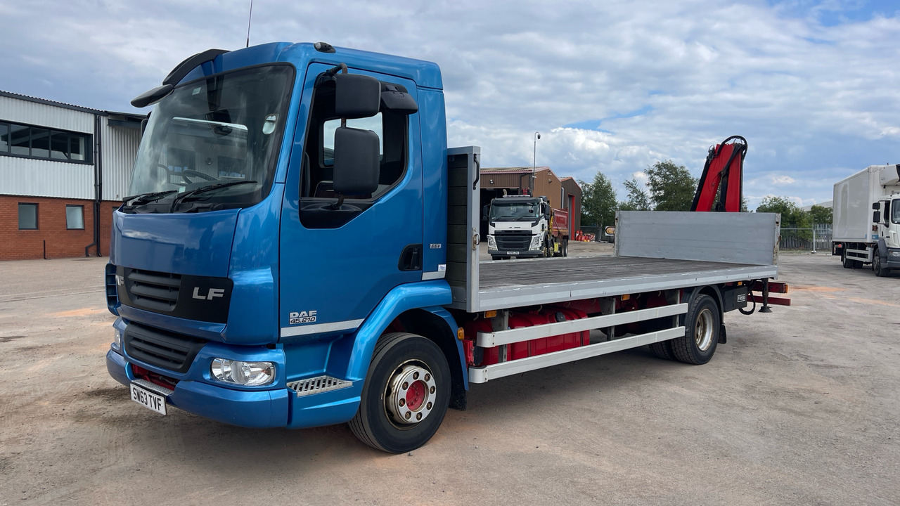 DAF LF 45.210 - Dropside/ Flatbed truck, Crane truck: picture 2 DAF LF 45.210 - Dropside/ Flatbed truck, Crane truck: picture 2