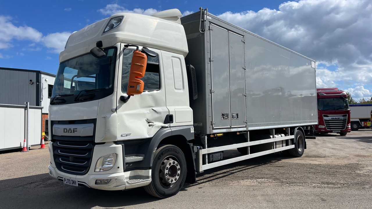 Daf CF 370 - Box truck: picture 2 Daf CF 370 - Box truck: picture 2