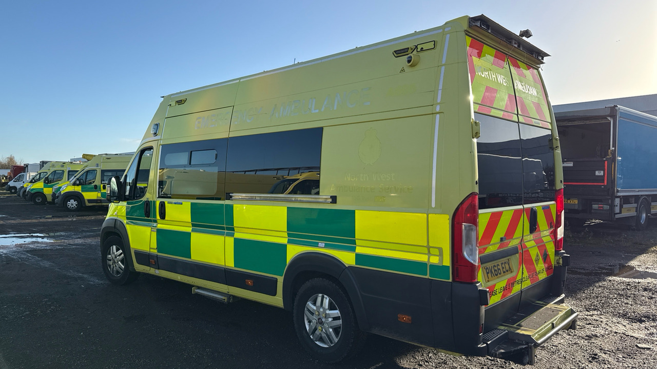 FIAT DUCATO 42 2.3 MULTIJET II - Ambulance: picture 3 FIAT DUCATO 42 2.3 MULTIJET II - Ambulance: picture 3