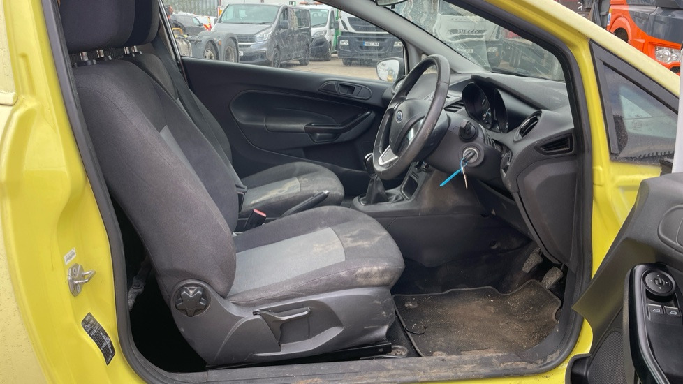 FORD FIESTA 1.5 TDCI - Car: picture 5 FORD FIESTA 1.5 TDCI - Car: picture 5