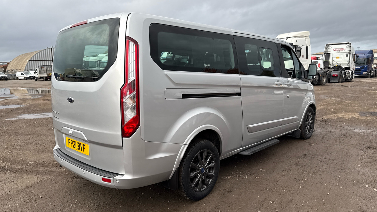 FORD TOURNEO CUSTOM 320 X 2.0 ECOBLUE 185PS - Passenger van: picture 4 FORD TOURNEO CUSTOM 320 X 2.0 ECOBLUE 185PS - Passenger van: picture 4