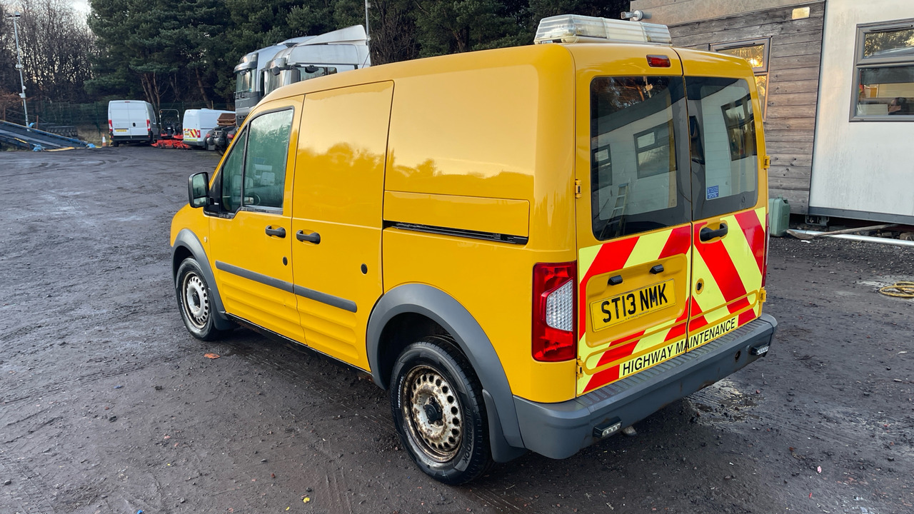 FORD TRANSIT CONNECT T200 1.8TDCi 75PS - Small van: picture 3 FORD TRANSIT CONNECT T200 1.8TDCi 75PS - Small van: picture 3