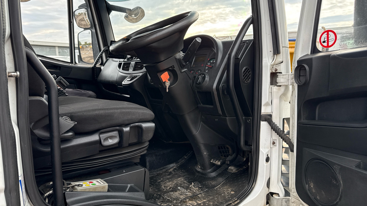 IVECO EUROCARGO 120-210 - Tow truck: picture 5 IVECO EUROCARGO 120-210 - Tow truck: picture 5