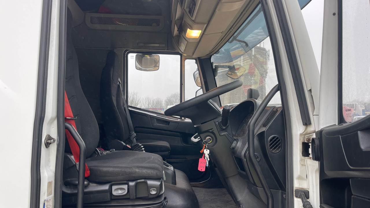 IVECO EUROCARGO 180-250 - Box truck: picture 5 IVECO EUROCARGO 180-250 - Box truck: picture 5