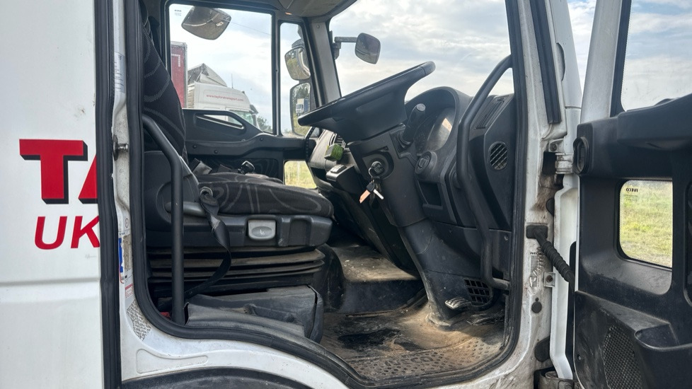 IVECO EUROCARGO  75E16 - Curtain side truck: picture 5 IVECO EUROCARGO  75E16 - Curtain side truck: picture 5