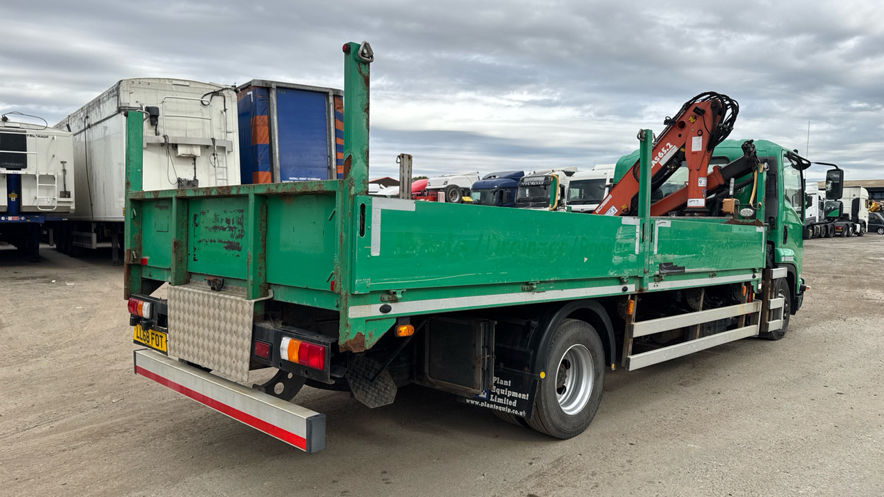 Isuzu F110 210 - Dropside/ Flatbed truck, Crane truck: picture 4 Isuzu F110 210 - Dropside/ Flatbed truck, Crane truck: picture 4