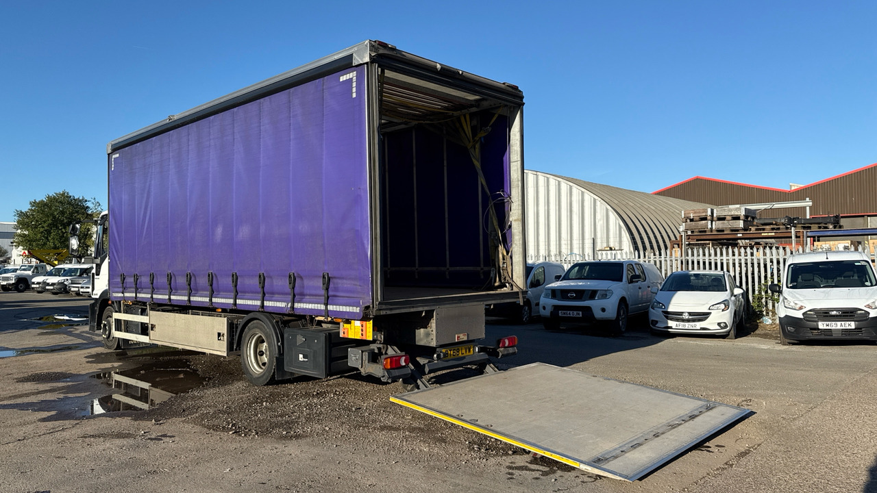 Iveco EUROCARGO 120-210 - Curtain side truck: picture 3 Iveco EUROCARGO 120-210 - Curtain side truck: picture 3