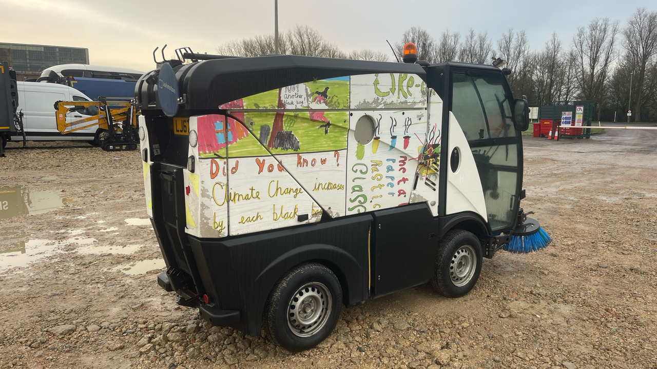 JOHNSTON SWEEPER - Road sweeper: picture 4 JOHNSTON SWEEPER - Road sweeper: picture 4