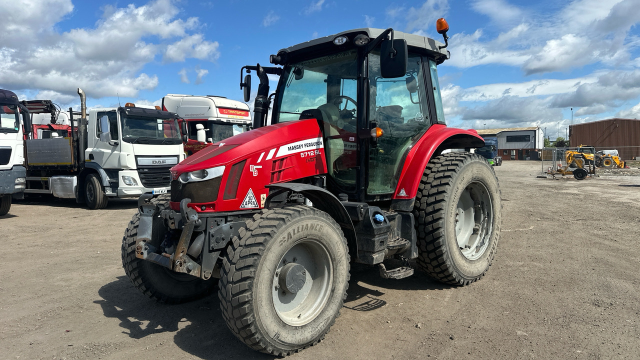 MASSEY FERGUSON 5712 DYNA 4 - Farm tractor: picture 2 MASSEY FERGUSON 5712 DYNA 4 - Farm tractor: picture 2