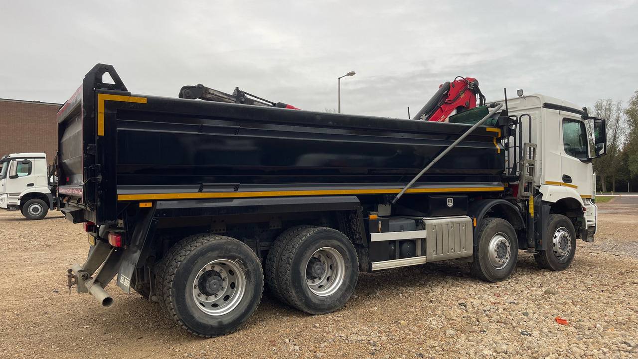 MERCEDES-BENZ AROCS - Tipper, Crane truck: picture 4 MERCEDES-BENZ AROCS - Tipper, Crane truck: picture 4