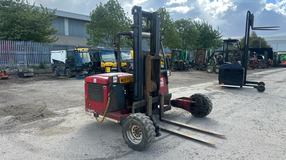MOFFET M4 20.4 - Truck mounted forklift: picture 5 MOFFET M4 20.4 - Truck mounted forklift: picture 5