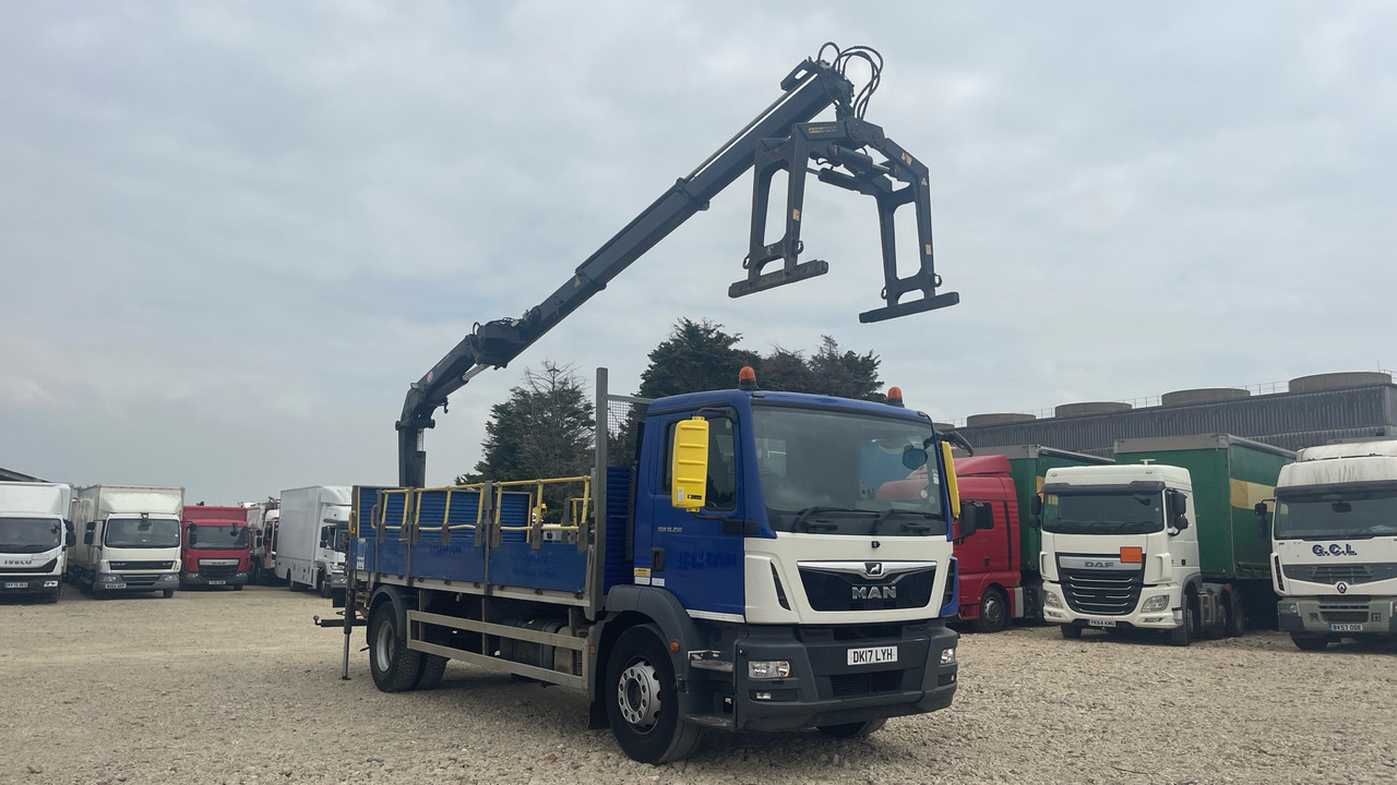 Man TGM 18.250 - Dropside/ Flatbed truck, Crane truck: picture 1 Man TGM 18.250 - Dropside/ Flatbed truck, Crane truck: picture 1