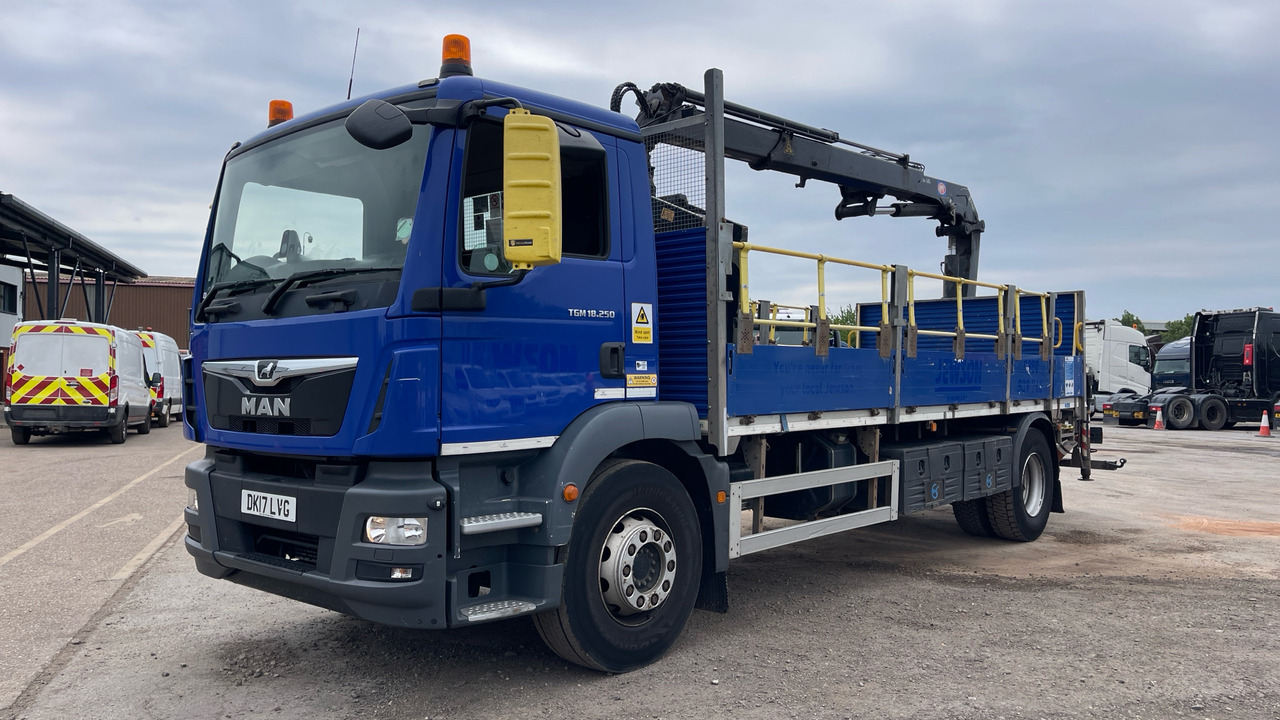 Man TGM 18.250 - Dropside/ Flatbed truck, Crane truck: picture 2 Man TGM 18.250 - Dropside/ Flatbed truck, Crane truck: picture 2