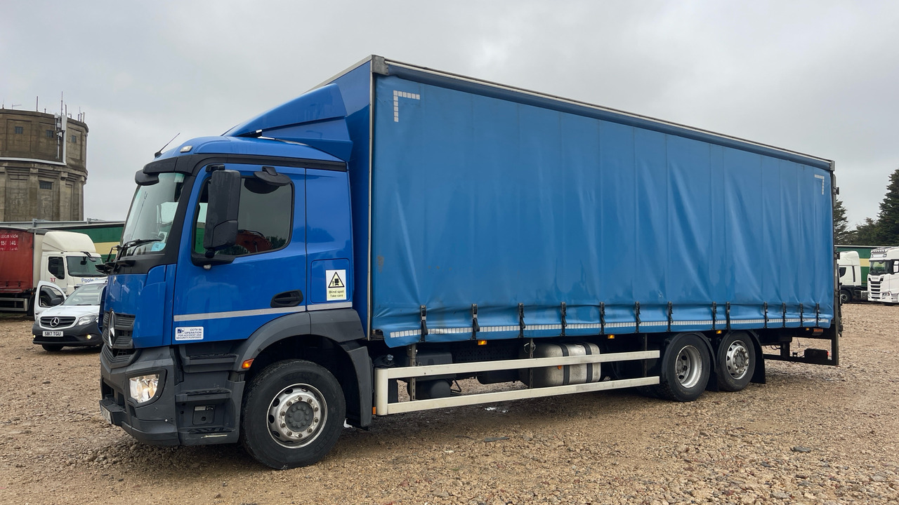 Mercedes-Benz Antos - Curtain side truck: picture 2 Mercedes-Benz Antos - Curtain side truck: picture 2