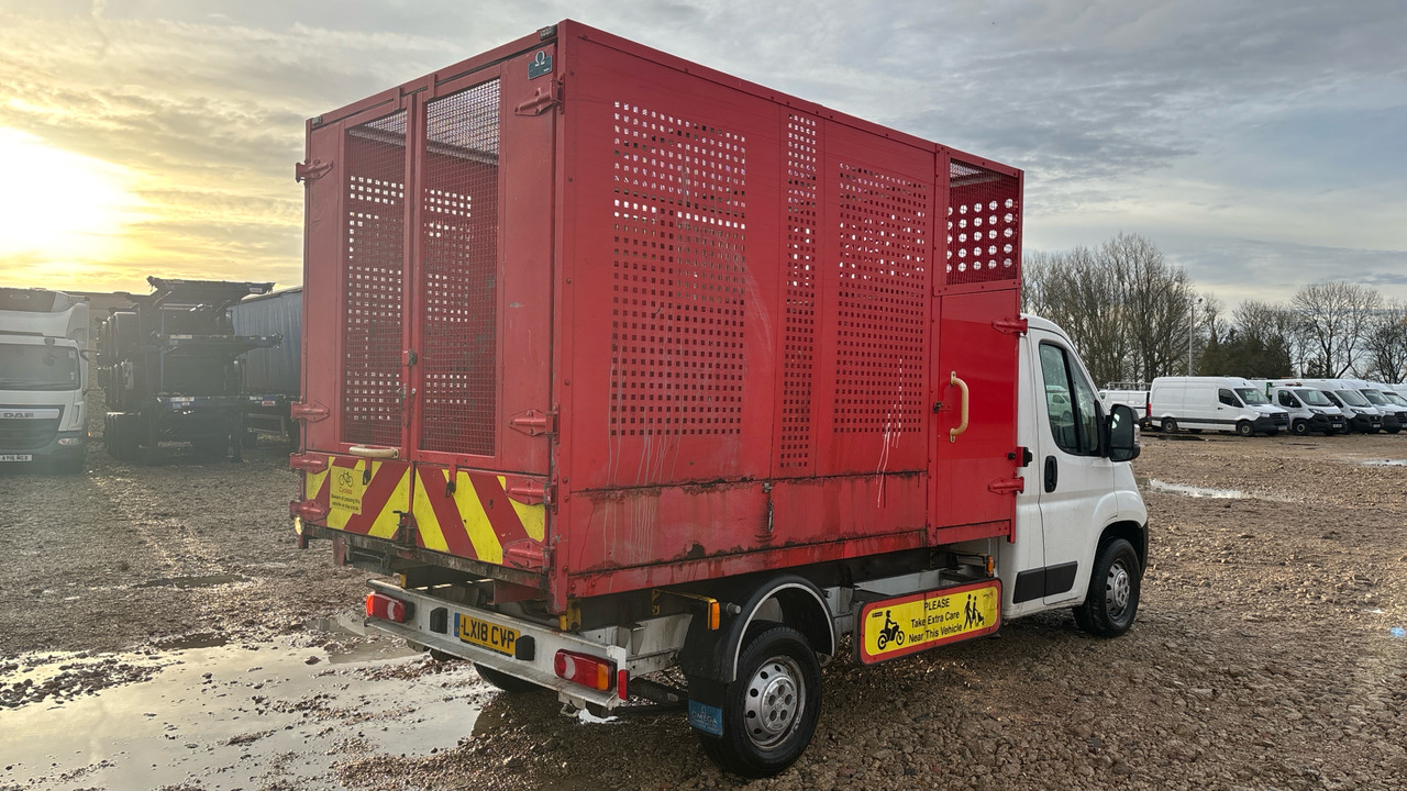 PEUGEOT BOXER 335 2.0 BLUEHDI 130PS PLUS - Tipper van: picture 4 PEUGEOT BOXER 335 2.0 BLUEHDI 130PS PLUS - Tipper van: picture 4