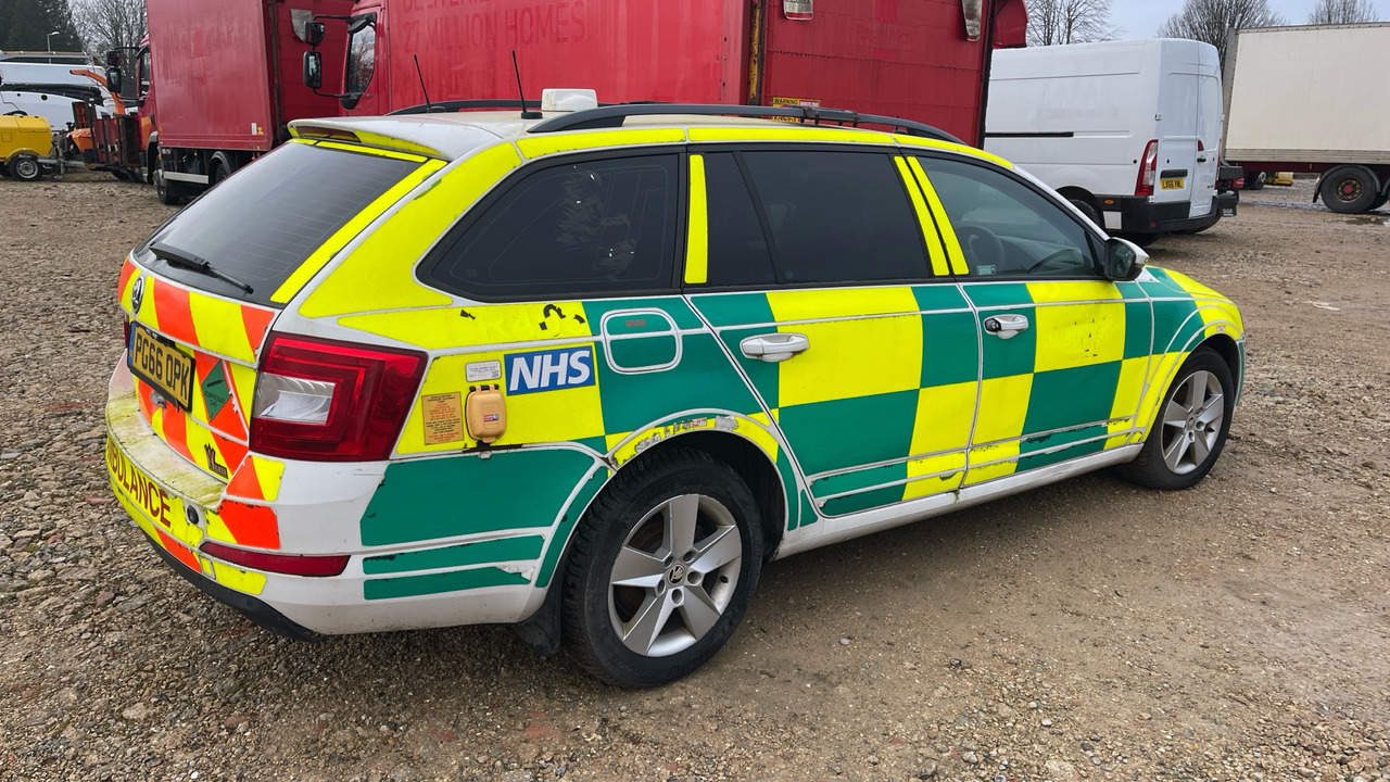 SKODA OCTAVIA 2.0 TDI 4X4 - Estate car: picture 5 SKODA OCTAVIA 2.0 TDI 4X4 - Estate car: picture 5