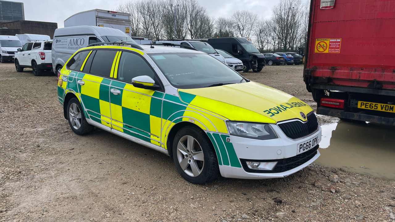 SKODA OCTAVIA 2.0 TDI 4X4 - Estate car: picture 2 SKODA OCTAVIA 2.0 TDI 4X4 - Estate car: picture 2