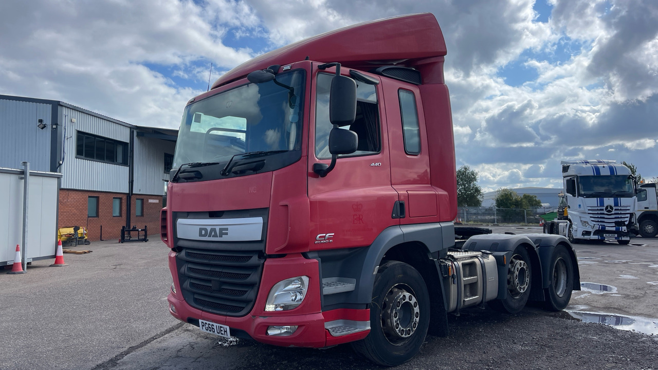 DAF CF 440 - Tractor unit: picture 2 DAF CF 440 - Tractor unit: picture 2