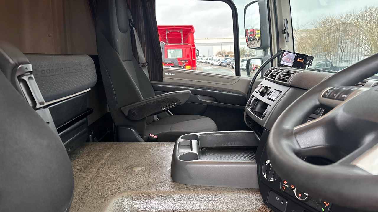 Tractor unit Daf CF 450: picture 8