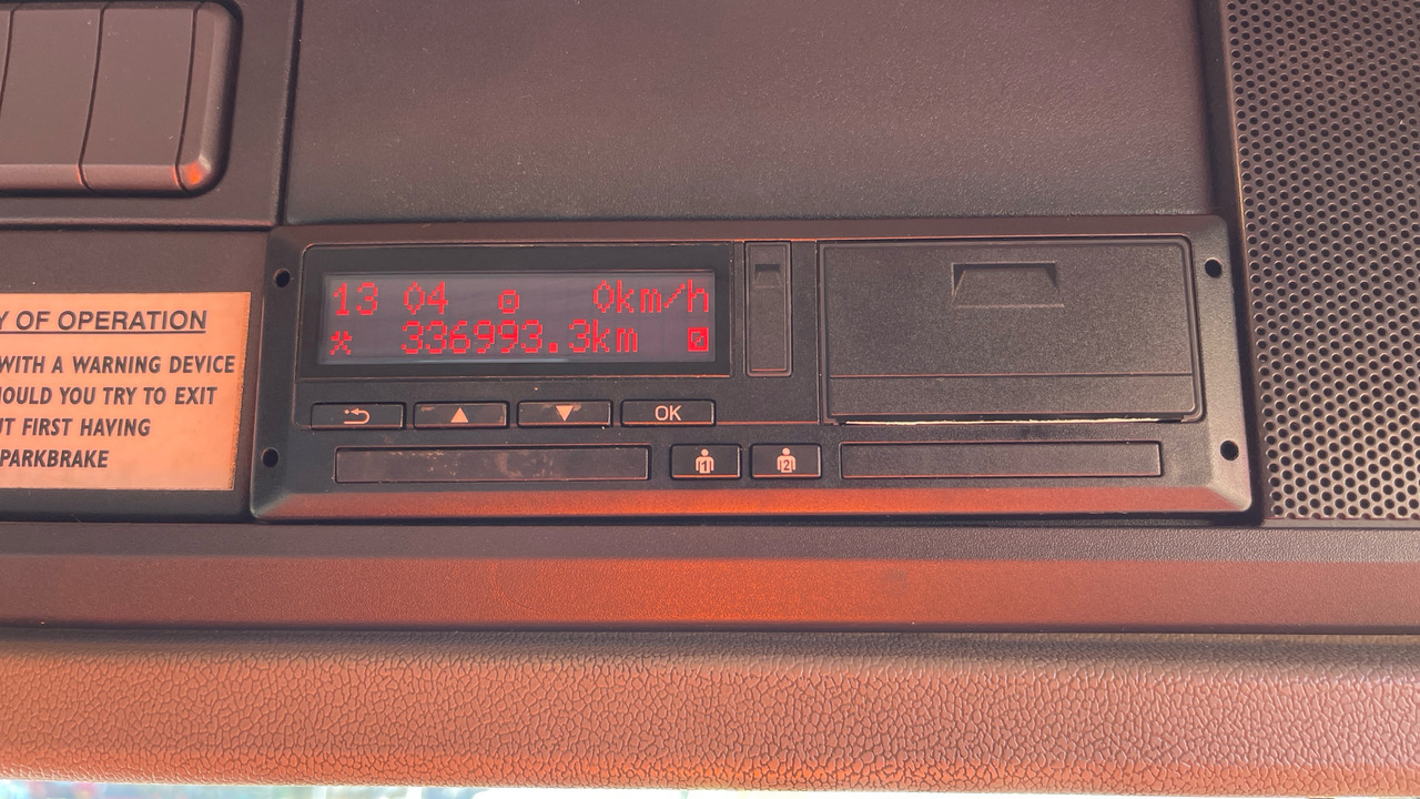 Tractor unit Daf CF 450: picture 9