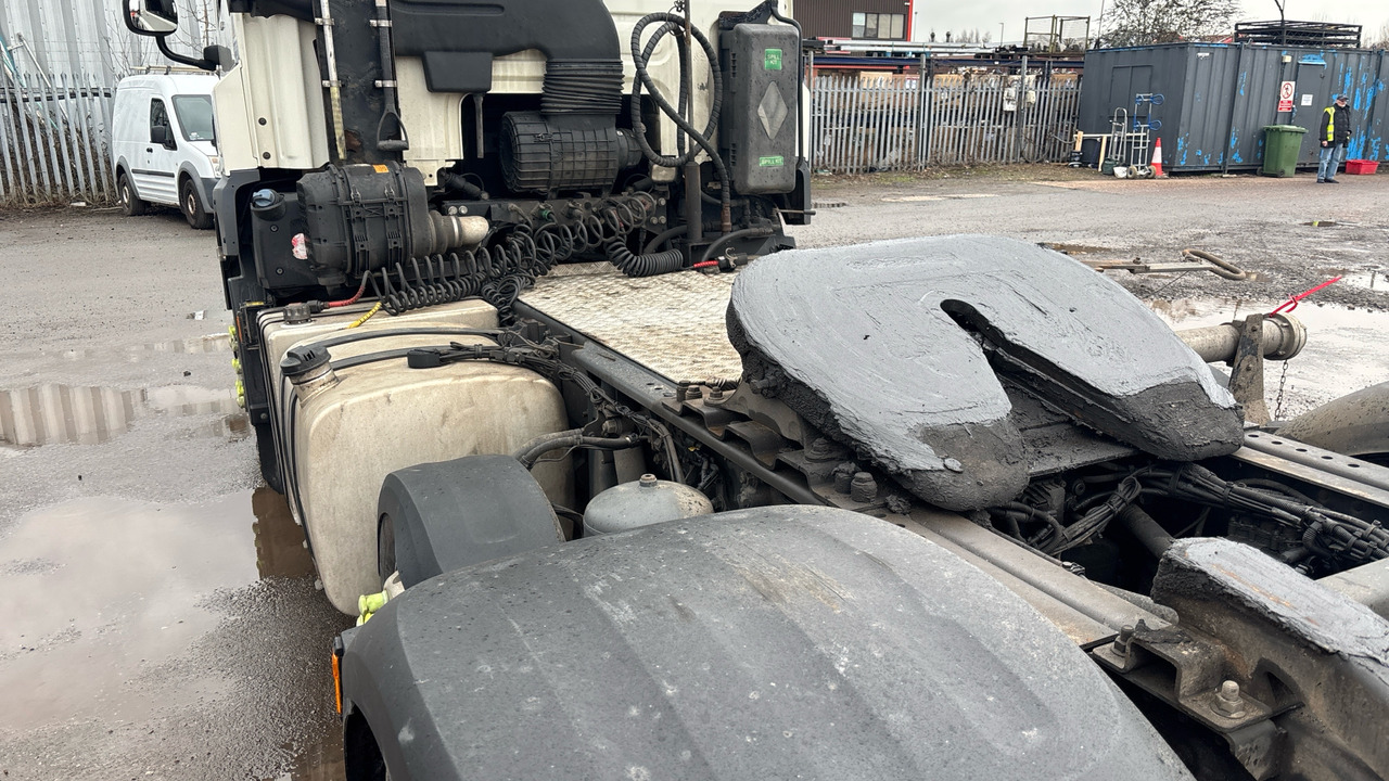 Tractor unit Daf CF 450: picture 24