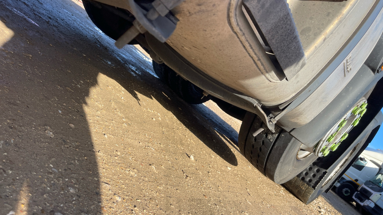 Tractor unit Daf CF 450: picture 13