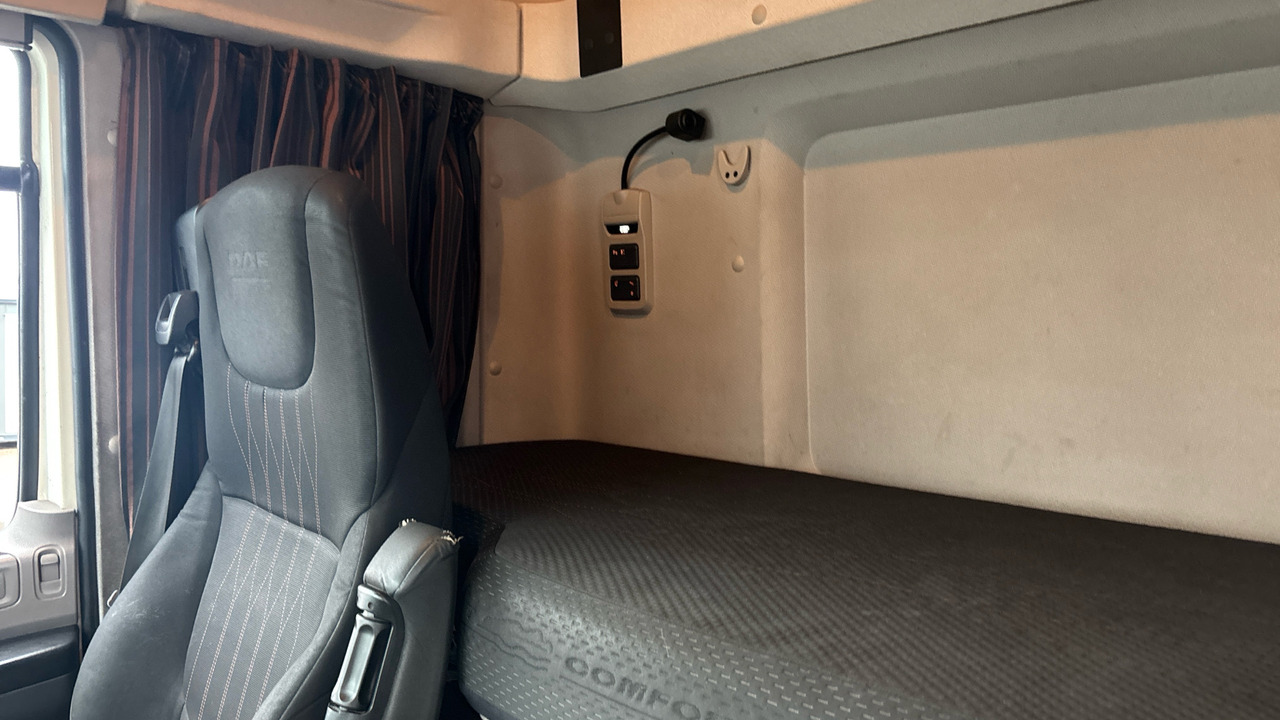 Tractor unit Daf CF 450: picture 13