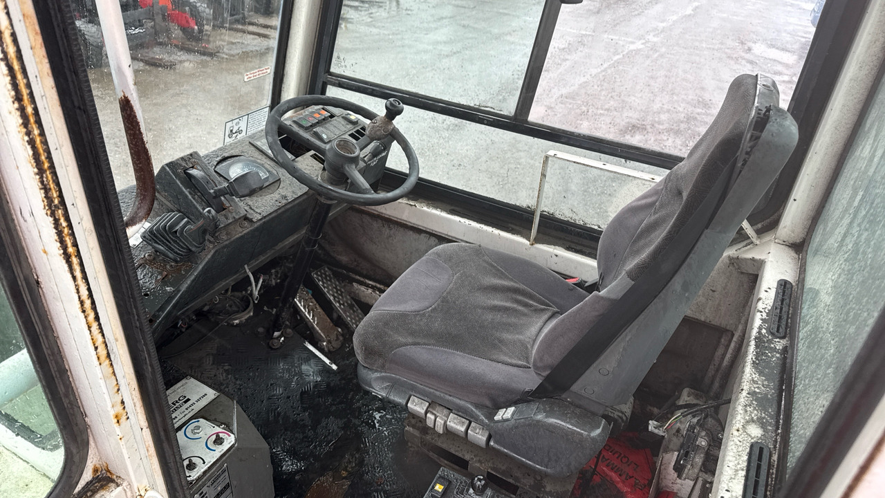 TERBERG YT180 - Tractor unit: picture 5 TERBERG YT180 - Tractor unit: picture 5