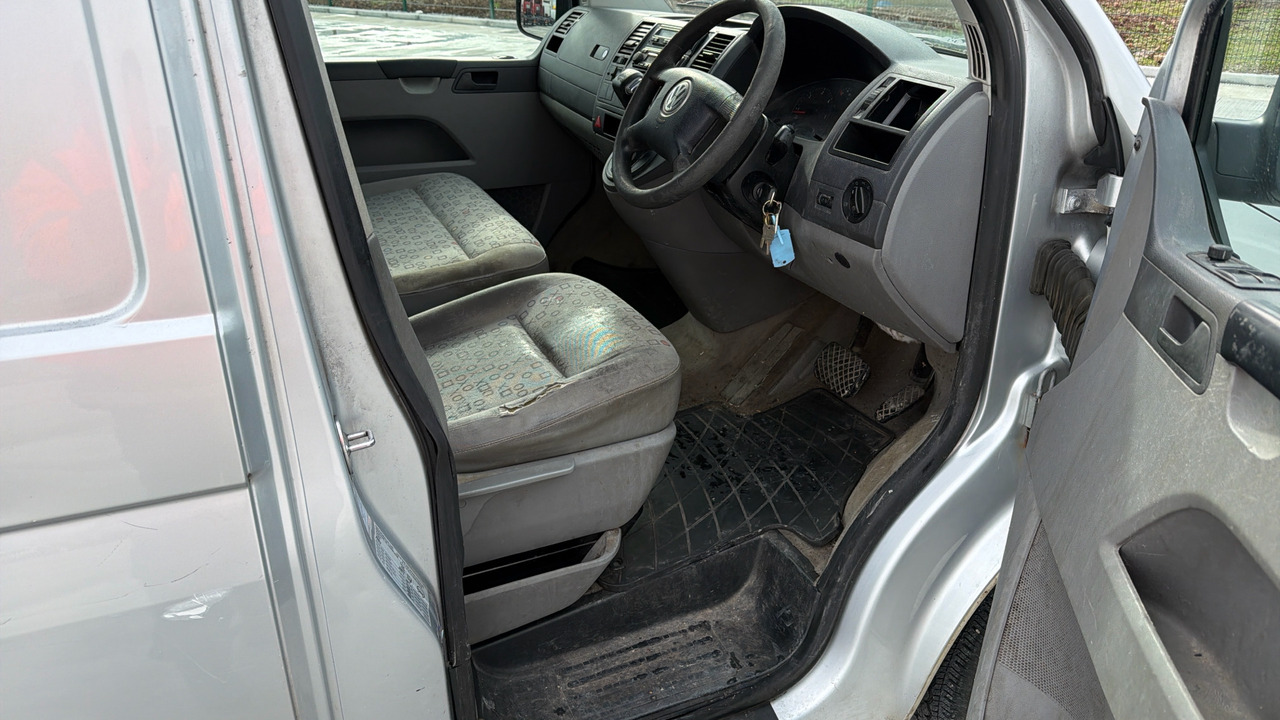 VOLKSWAGEN TRANSPORTER T30 2.5 TDI 130PS - Small van: picture 5 VOLKSWAGEN TRANSPORTER T30 2.5 TDI 130PS - Small van: picture 5