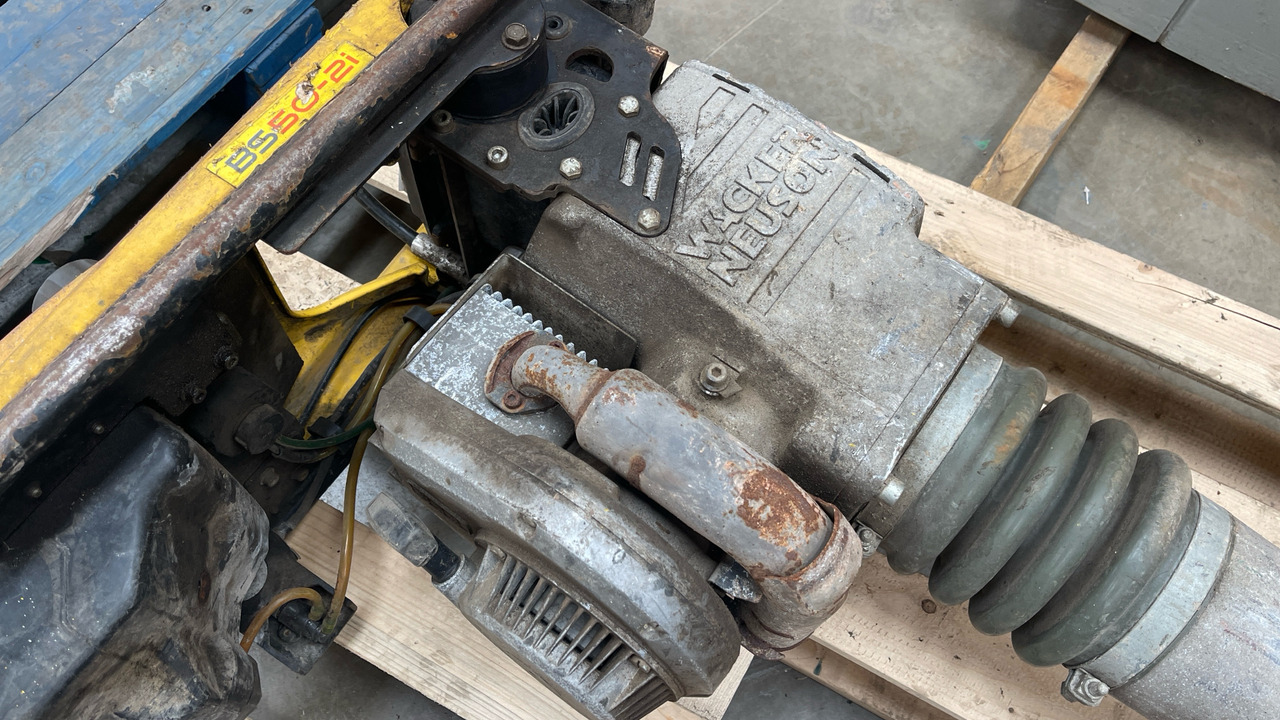 WACKER NEUSON BS-50-21 WHACKER PLATE, PETROL (UNTESTED) - Construction equipment: picture 3 WACKER NEUSON BS-50-21 WHACKER PLATE, PETROL (UNTESTED) - Construction equipment: picture 3