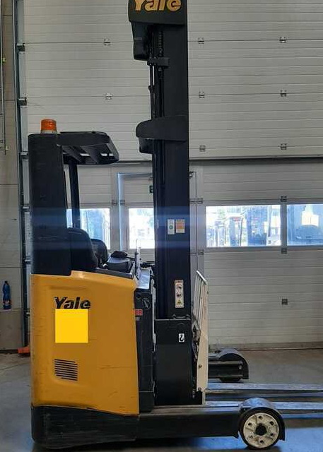 Yale MR14 - Reach truck: picture 3 Yale MR14 - Reach truck: picture 3