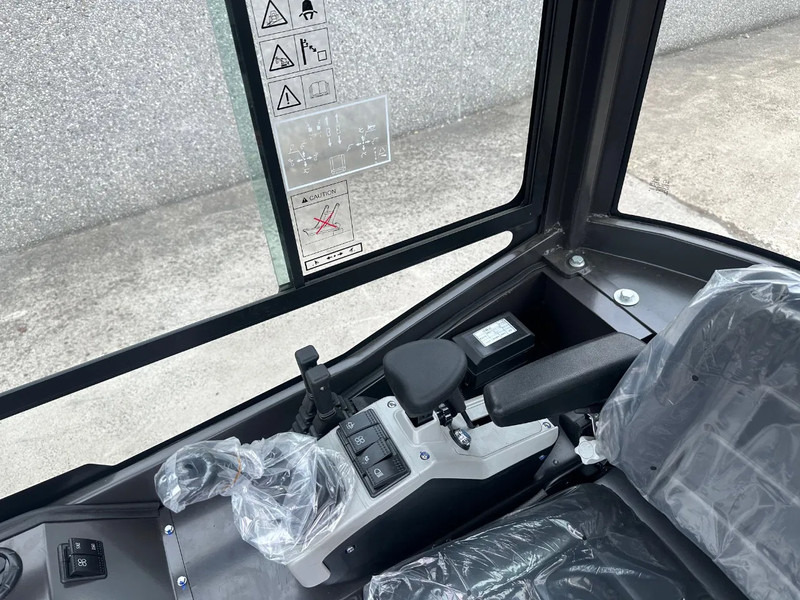 Rhinoceros XN28 leasing Rhinoceros XN28: picture 11