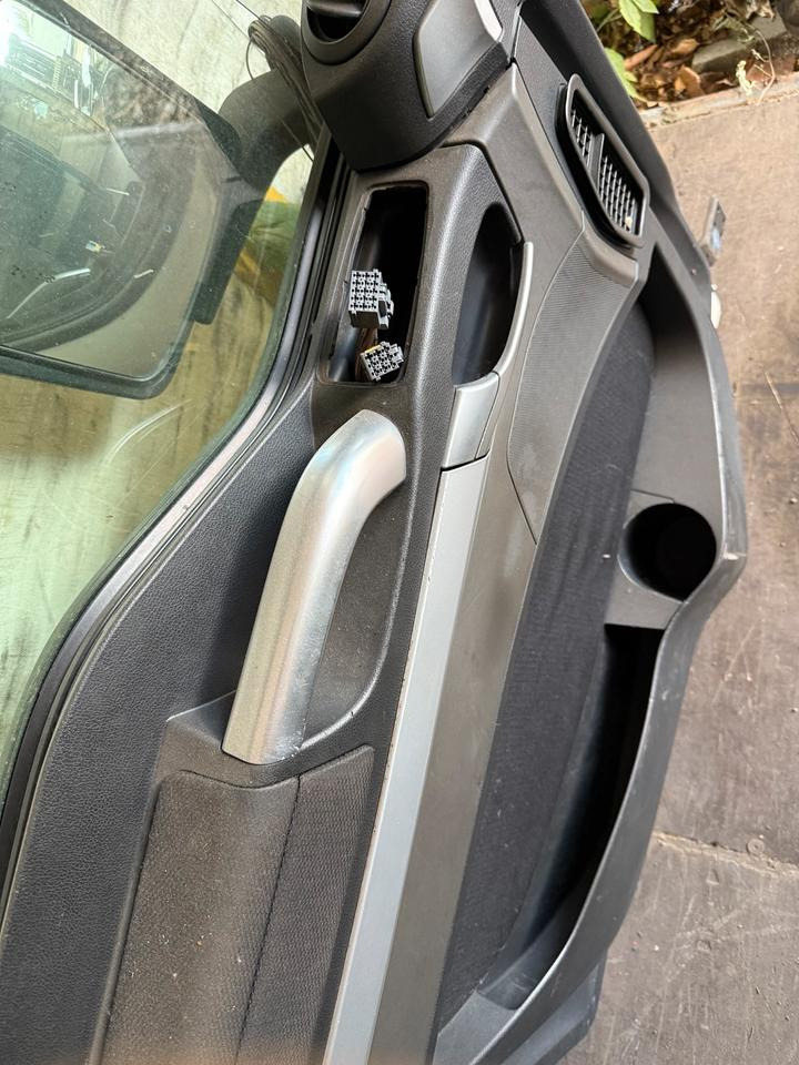 MAN TGX Fahrertür Weiß mit Spiegel Innenverkleidung LN 84 - Door and parts for Truck: picture 4 MAN TGX Fahrertür Weiß mit Spiegel Innenverkleidung LN 84 - Door and parts for Truck: picture 4